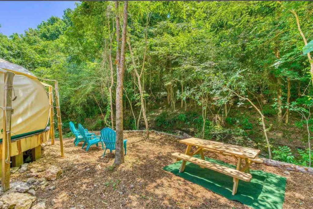 The Pisces-A Stargazing, Luxury Glamping Tent Rogersville Exteriör bild