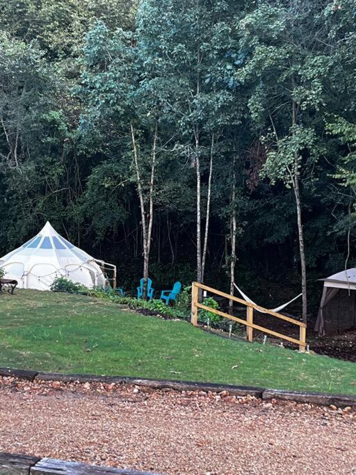The Pisces-A Stargazing, Luxury Glamping Tent Rogersville Exteriör bild